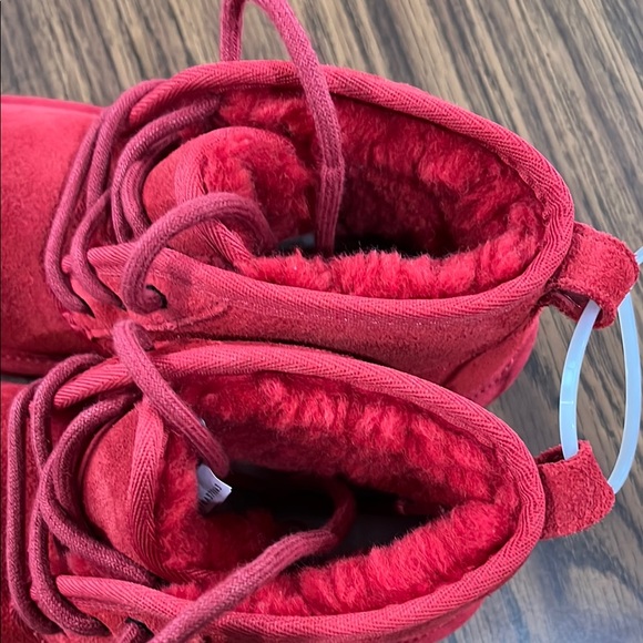 UGG Red Kids Shoes size 3 - Picture 3 of 7